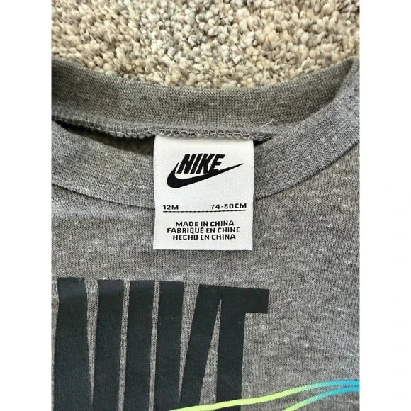 Nike Infant Boys 2 Piece Set Gray Sweatshirt Black Joggers 12M NWT's MSRP $48 - Picture 3 of 4